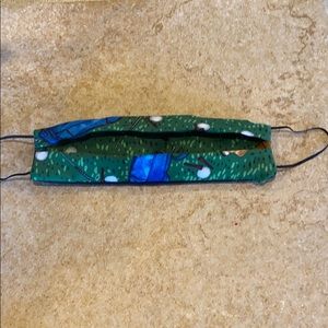 Men’s pleated face mask with filter opening golf